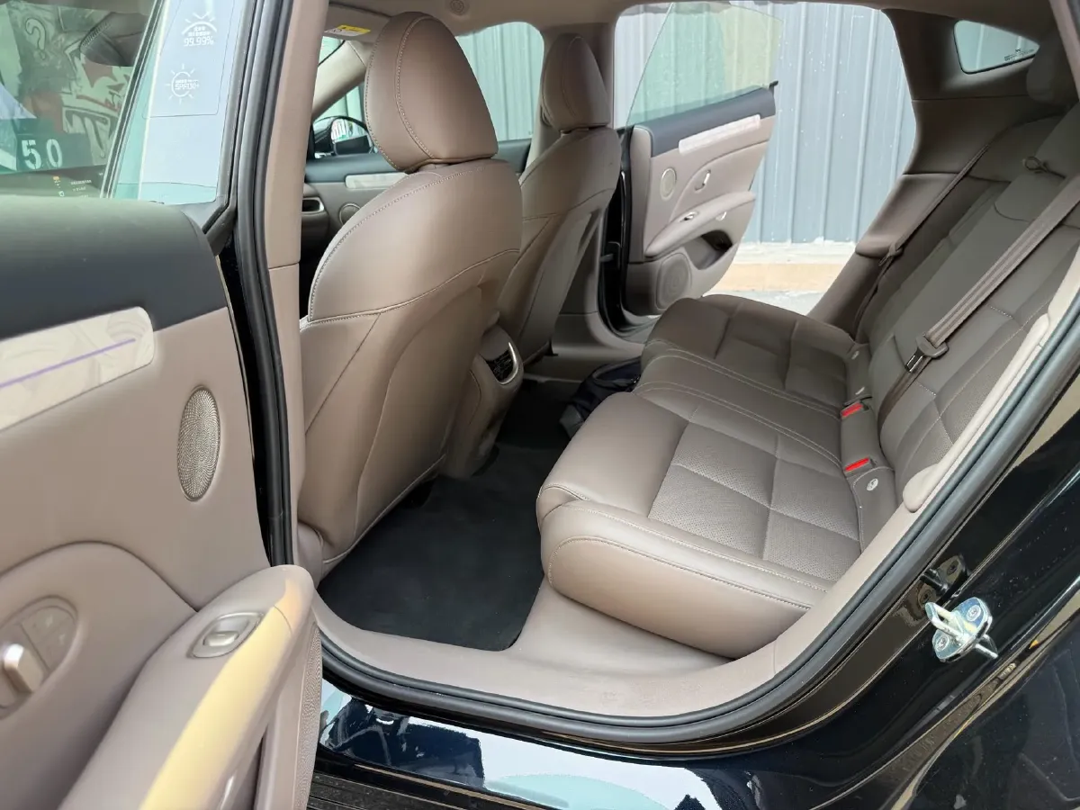 2025 IM L6 BEV,autocango,china used car exporter,china ev exporter,chinese used car exporter,chinese used ev exporter