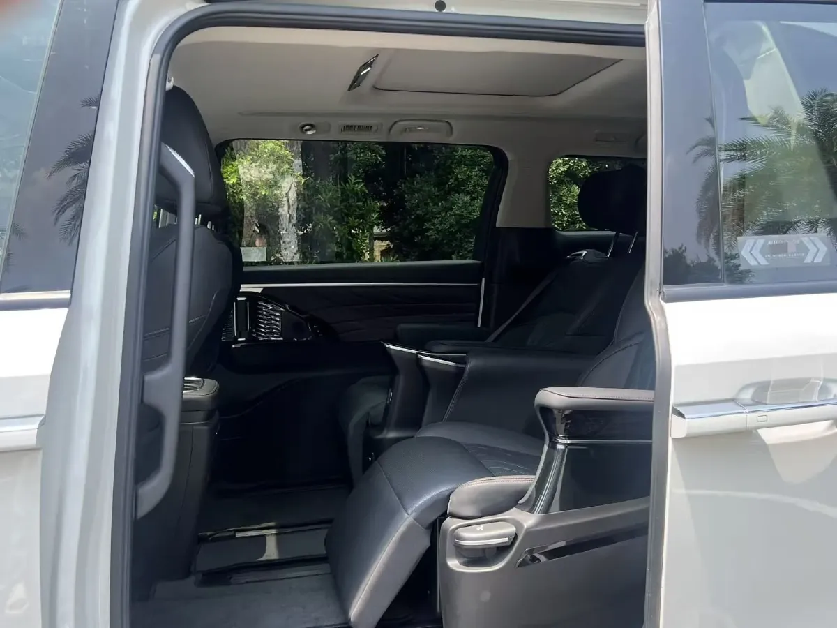 2023 GAC Trumpchi M8 2.0T 252HP L4 8AT,autocango,china used car exporter,china ev exporter,chinese used car exporter,chinese used ev exporter