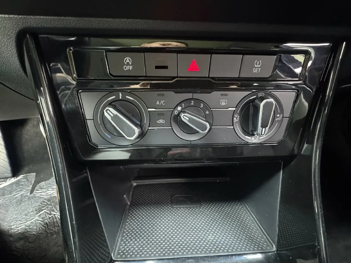 2022 Jetta VS7 1.4T 150HP L4 6AT,autocango,china used car exporter,china ev exporter,chinese used car exporter,chinese used ev exporter