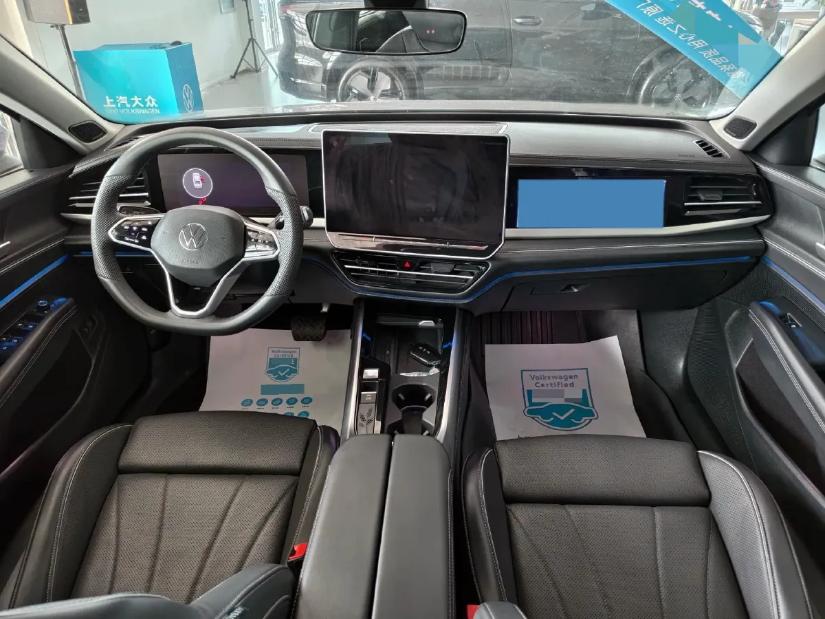 2025 Volkswagen Passat 2.0T 220HP L4 7DCT,autocango,china used car exporter,china ev exporter,chinese used car exporter,chinese used ev exporter