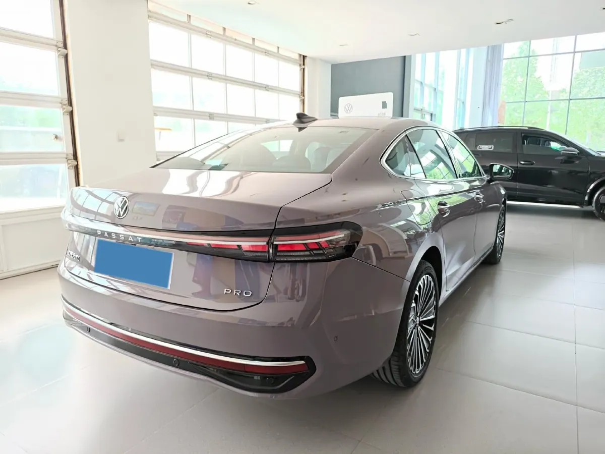 2025 Volkswagen Passat 2.0T 220HP L4 7DCT,autocango,china used car exporter,china ev exporter,chinese used car exporter,chinese used ev exporter