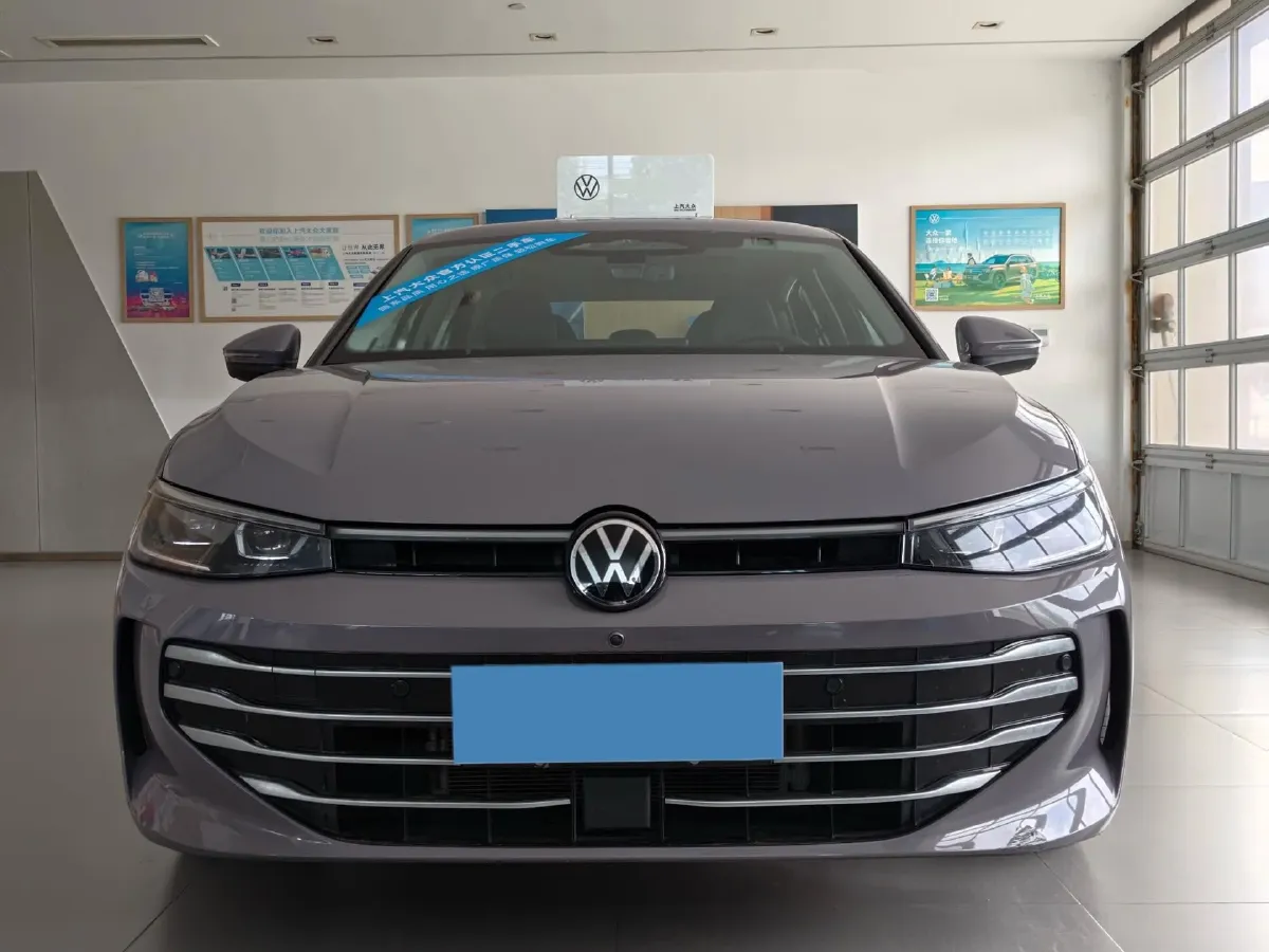2025 Volkswagen Passat 2.0T 220HP L4 7DCT,autocango,china used car exporter,china ev exporter,chinese used car exporter,chinese used ev exporter