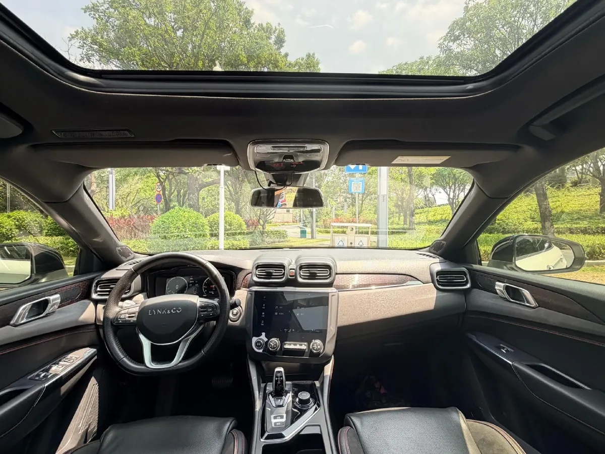 2019 Qoros 5 1.6T 197HP L4 7DCT,autocango,china used car exporter,china ev exporter,chinese used car exporter,chinese used ev exporter