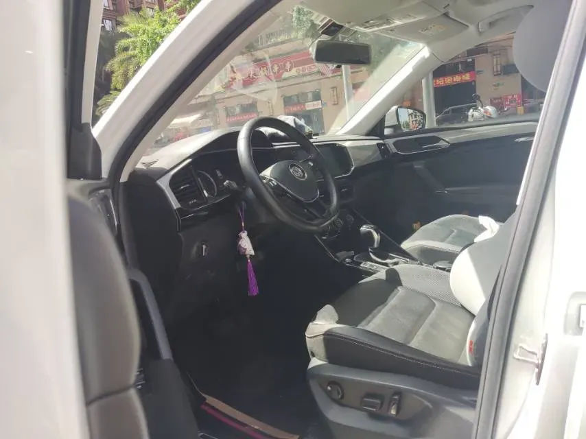 2019 Jeep Cherokee 2.0T 234HP L4 9AT,autocango,china used car exporter,china ev exporter,chinese used car exporter,chinese used ev exporter