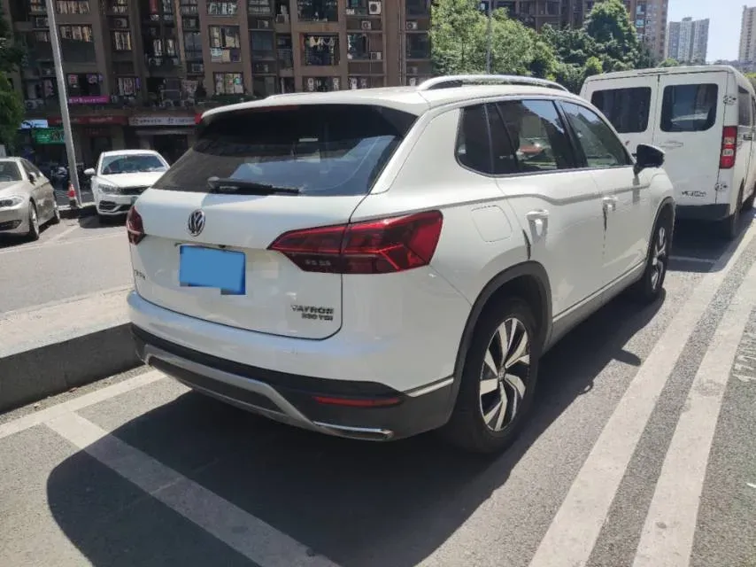 2019 Jeep Cherokee 2.0T 234HP L4 9AT,autocango,china used car exporter,china ev exporter,chinese used car exporter,chinese used ev exporter