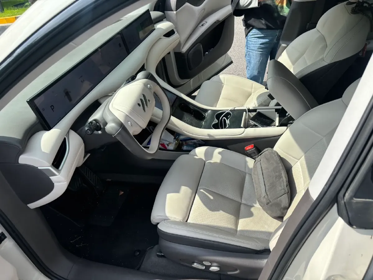 2023 IM LS6 BEV 100KWH,autocango,china used car exporter,china ev exporter,chinese used car exporter,chinese used ev exporter