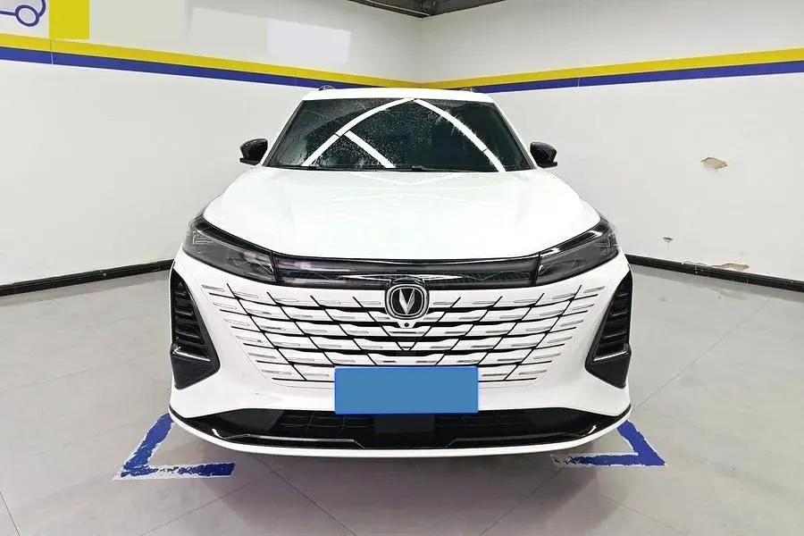 2024 ChangAn CS75 Plus 1.5T 188HP L4 8AT,autocango,china used car exporter,china ev exporter,chinese used car exporter,chinese used ev exporter