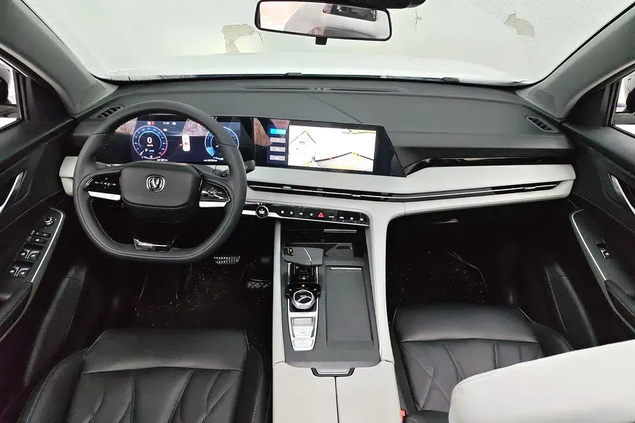 2024 ChangAn CS75 Plus 1.5T 188HP L4 8AT,autocango,china used car exporter,china ev exporter,chinese used car exporter,chinese used ev exporter