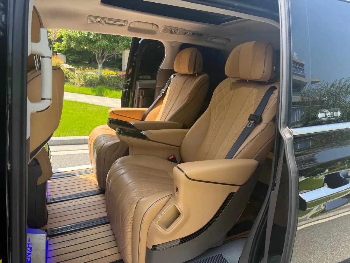 2022 HongQi HS7 3.0T 337HP V6 8AT,autocango,china used car exporter,china ev exporter,chinese used car exporter,chinese used ev exporter