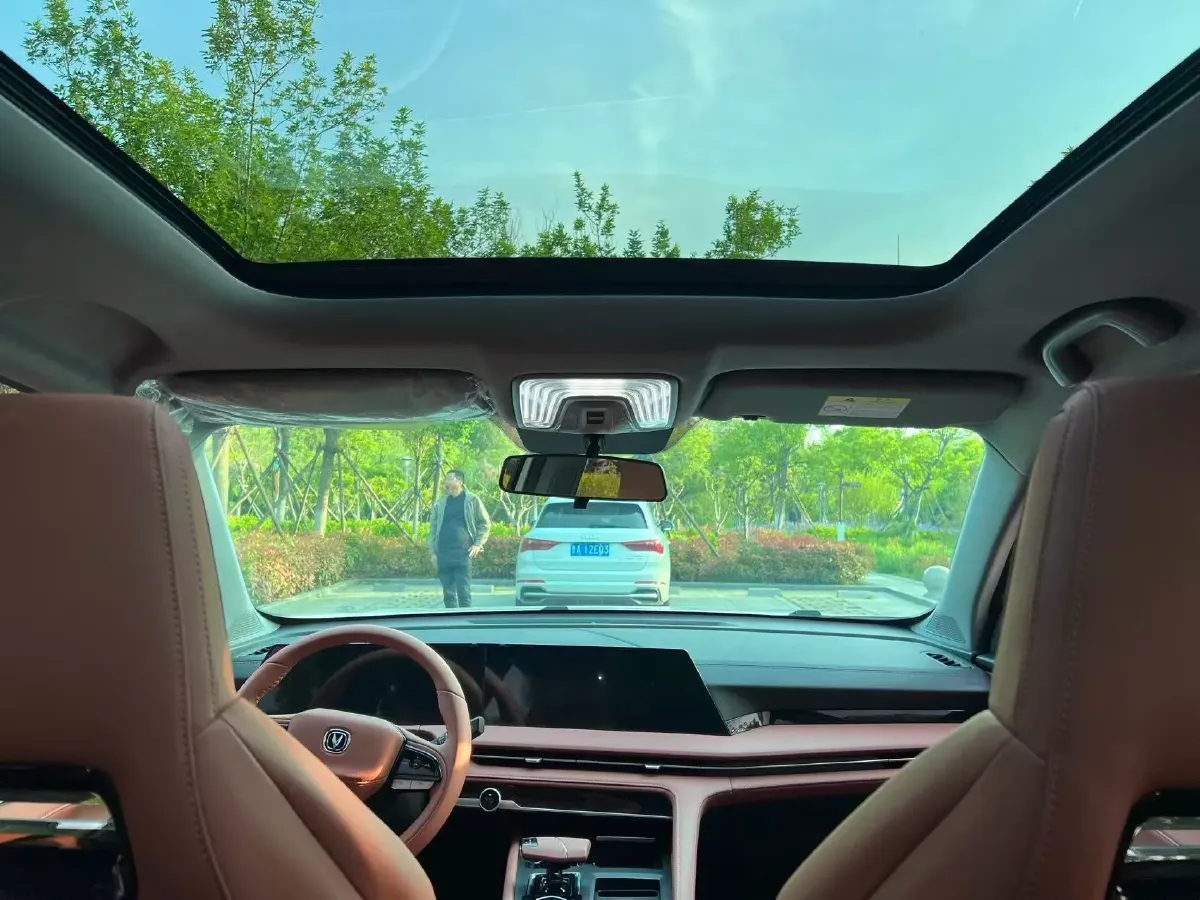 2023 ChangAn CS75 1.5T 188HP L4 7DCT,autocango,china used car exporter,china ev exporter,chinese used car exporter,chinese used ev exporter