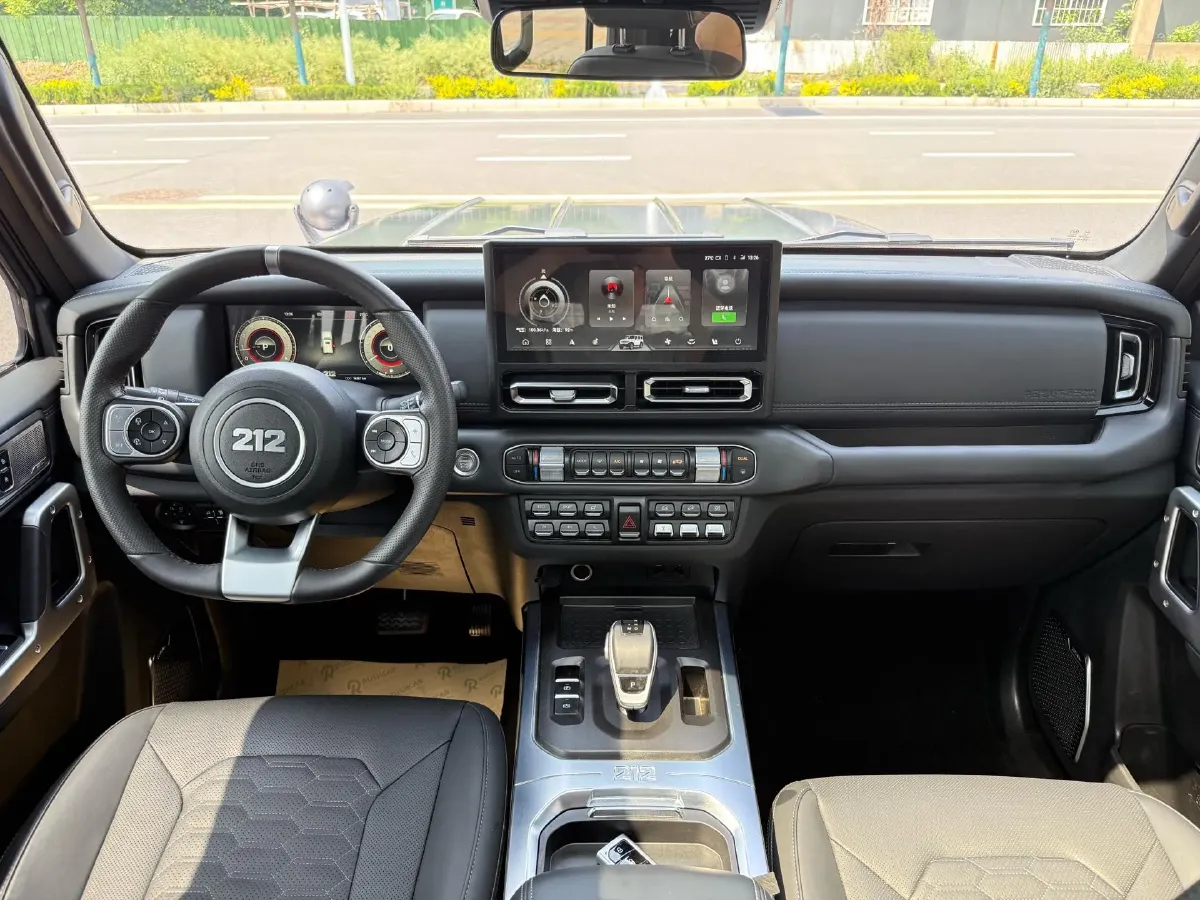 2024 212 212 T01 2.0T 252HP L4 8AT,autocango,china used car exporter,china ev exporter,chinese used car exporter,chinese used ev exporter