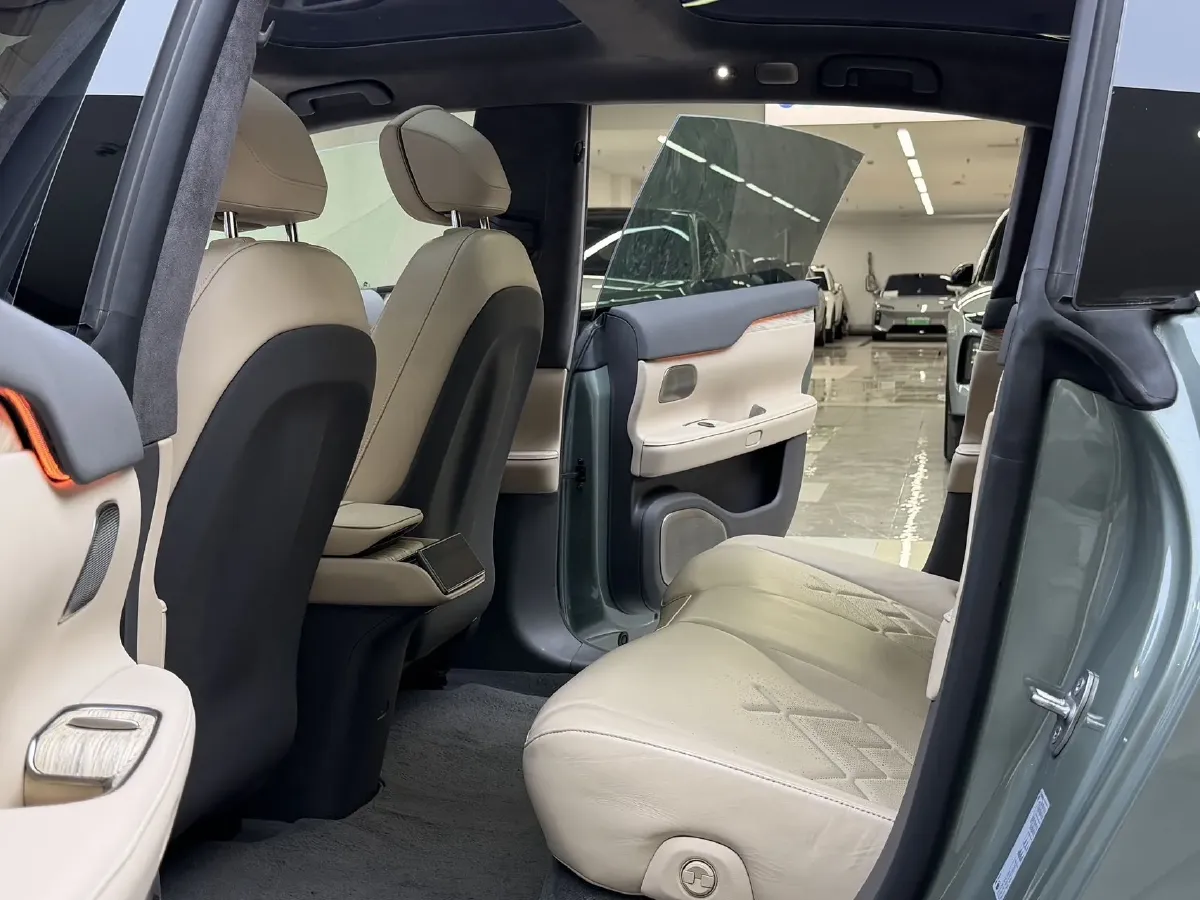 2021 Volkswagen ID.6 Crozz BEV 84.8KWH,autocango,china used car exporter,china ev exporter,chinese used car exporter,chinese used ev exporter
