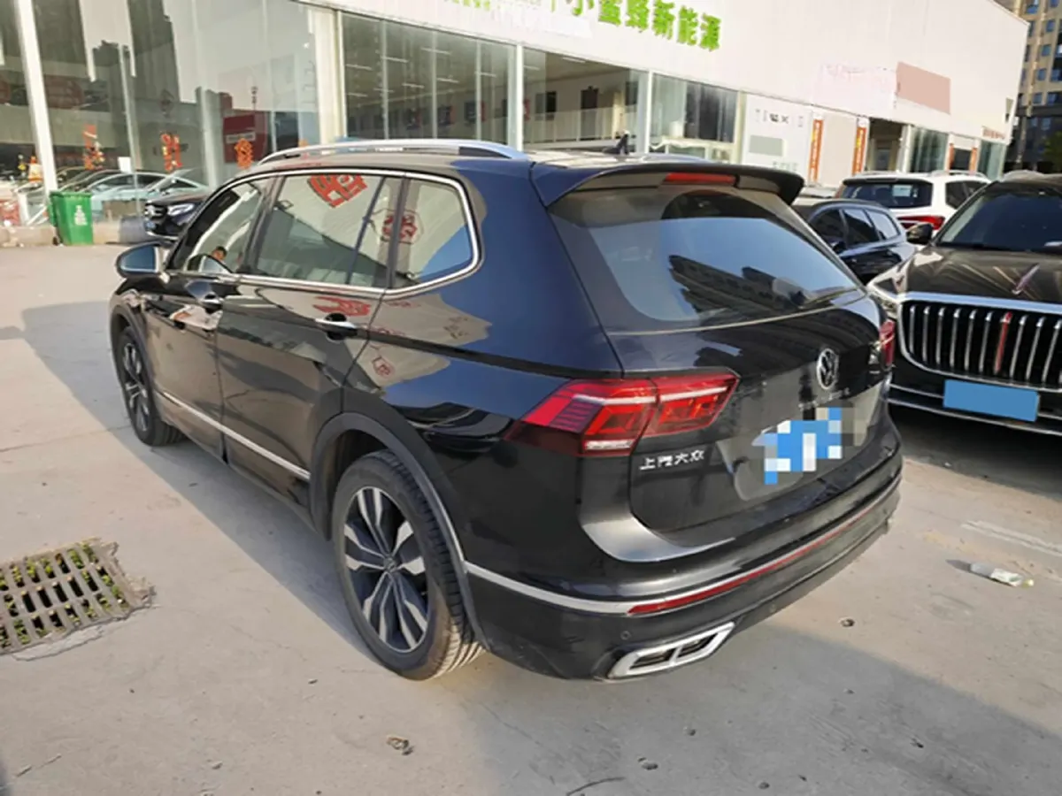 2023 Volkswagen Tiguan L 2.0T 220HP L4 7DCT,autocango,china used car exporter,china ev exporter,chinese used car exporter,chinese used ev exporter