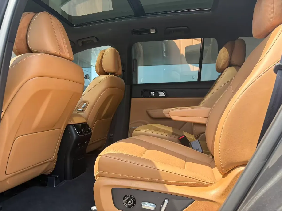 2021 Li ONE Range Extended 131HP REEV 40.5KWH,autocango,china used car exporter,china ev exporter,chinese used car exporter,chinese used ev exporter