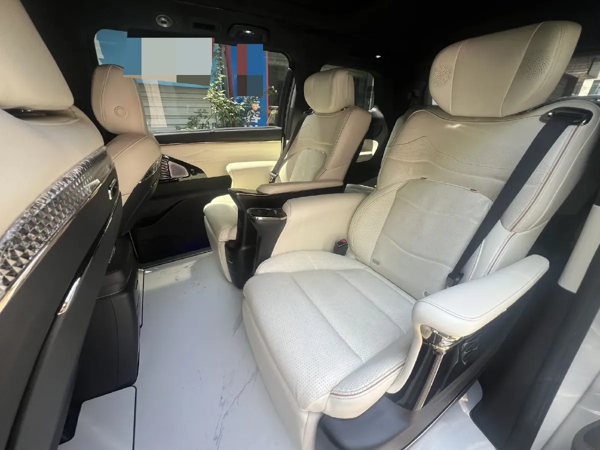 2023 GAC Trumpchi M8 2.0T 190HP L4 E-CVT Hybrid,autocango,china used car exporter,china ev exporter,chinese used car exporter,chinese used ev exporter
