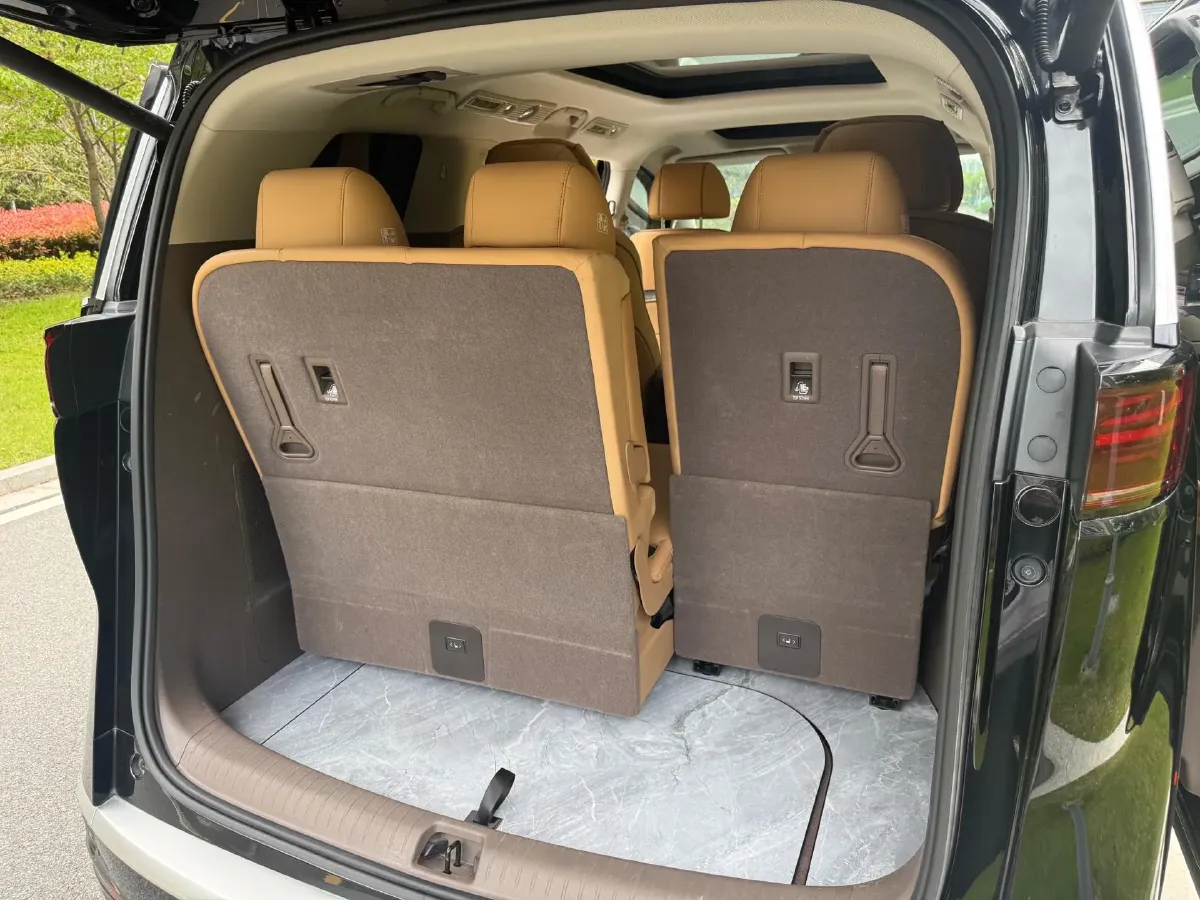 2022 HongQi HS7 3.0T 337HP V6 8AT,autocango,china used car exporter,china ev exporter,chinese used car exporter,chinese used ev exporter