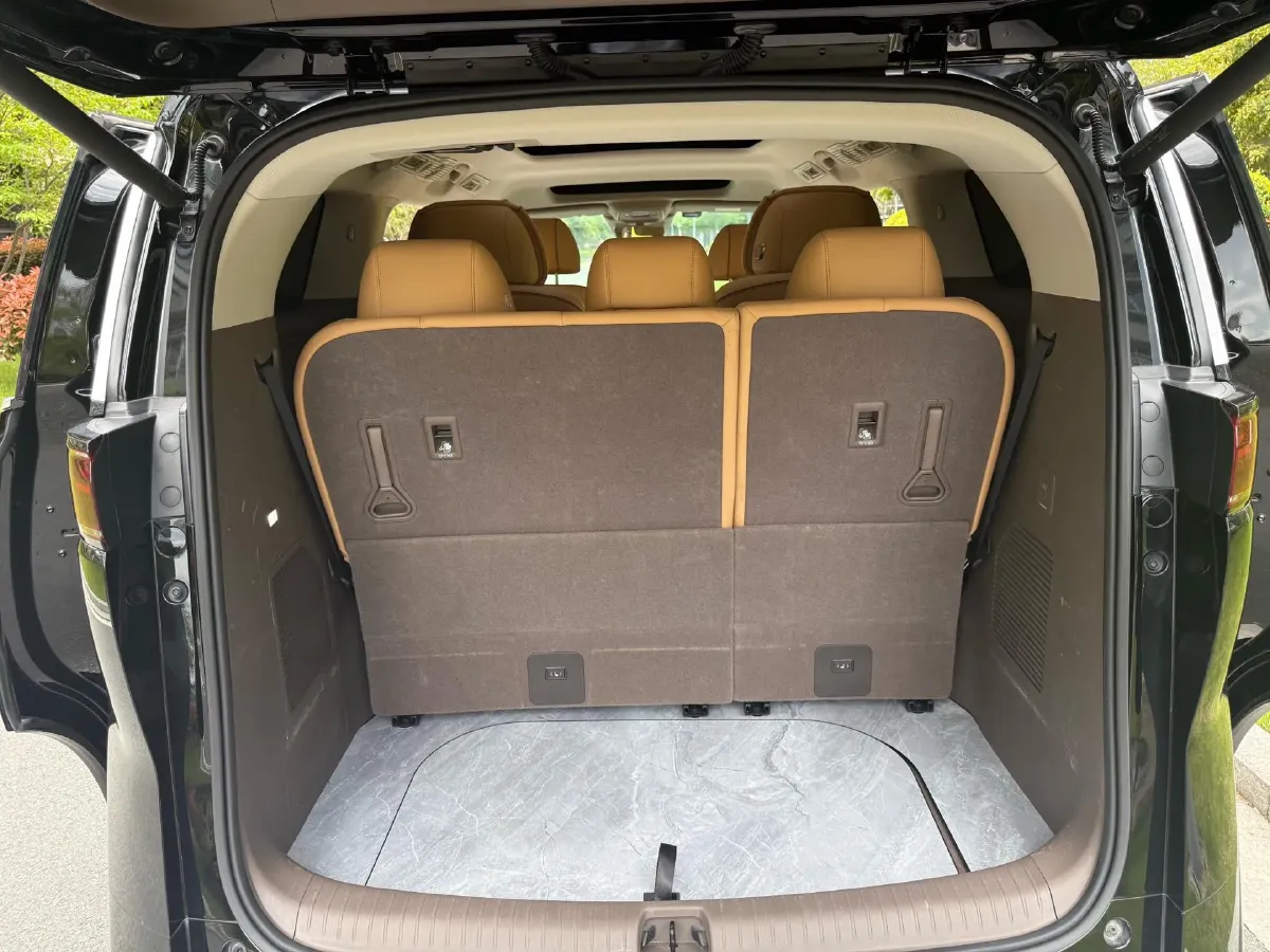 2022 HongQi HS7 3.0T 337HP V6 8AT,autocango,china used car exporter,china ev exporter,chinese used car exporter,chinese used ev exporter