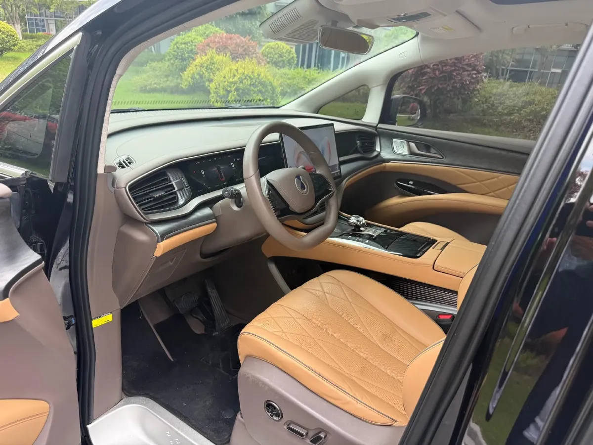 2022 HongQi HS7 3.0T 337HP V6 8AT,autocango,china used car exporter,china ev exporter,chinese used car exporter,chinese used ev exporter