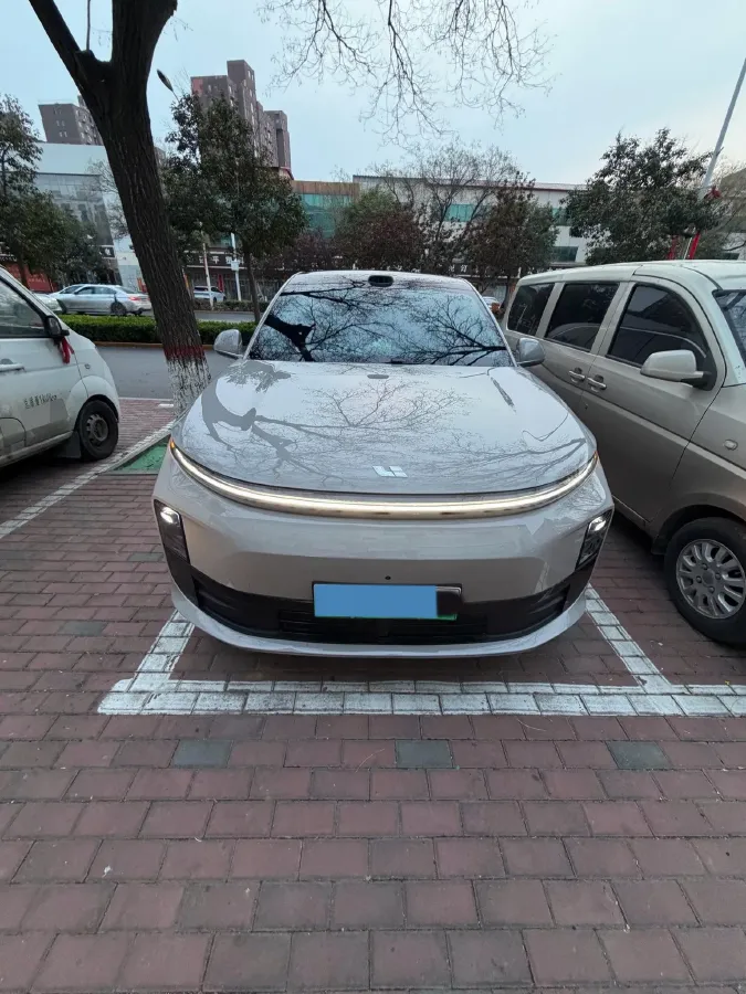 2024 Li L6 Range Extended 154HP L4 REEV 36.8KWH,autocango,china used car exporter,china ev exporter,chinese used car exporter,chinese used ev exporter