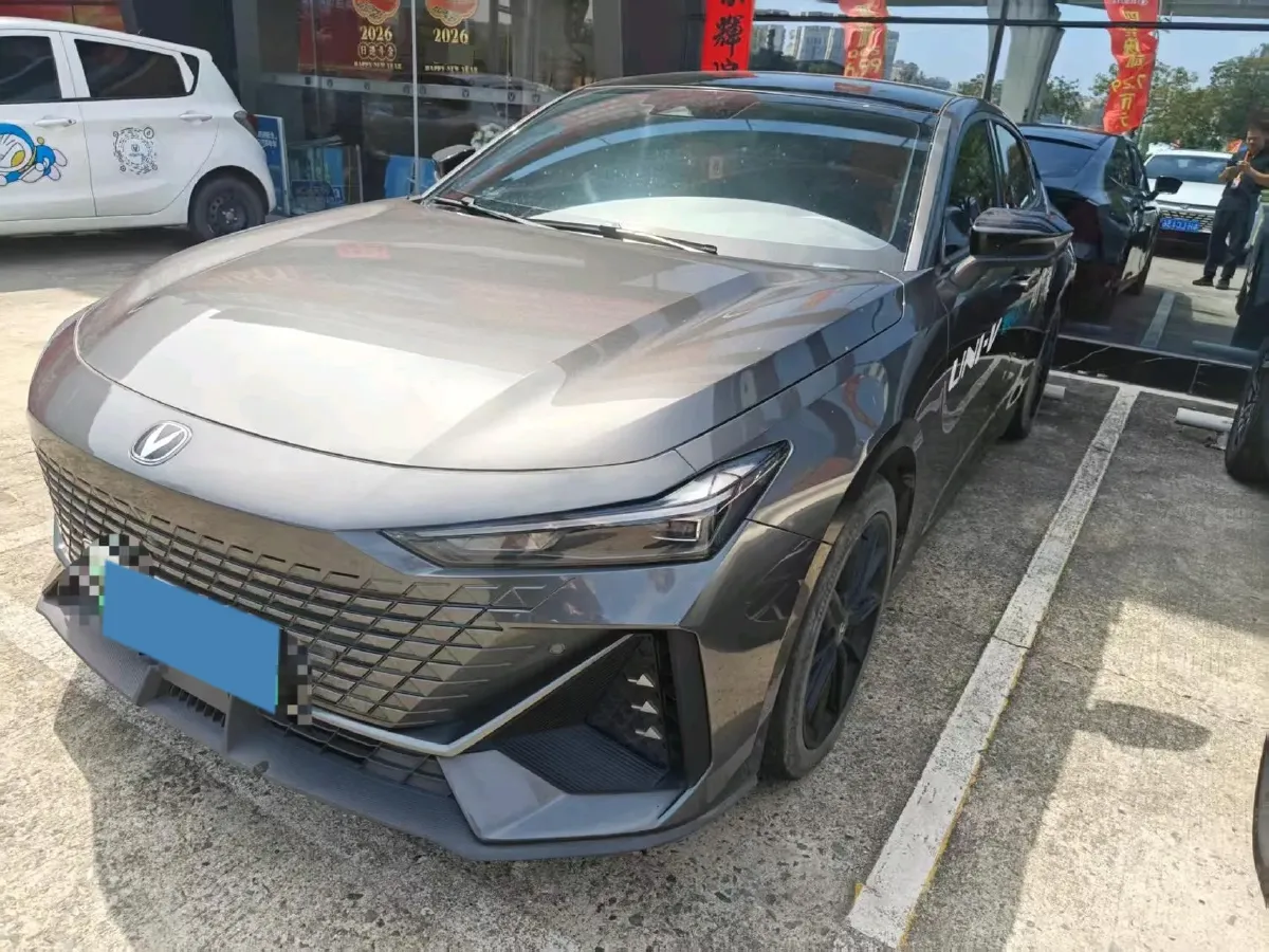 2023 ChangAn UNI-V iDD 1.5T 170HP L4 6TCT PHEV 18.4KWH,autocango,china used car exporter,china ev exporter,chinese used car exporter,chinese used ev exporter