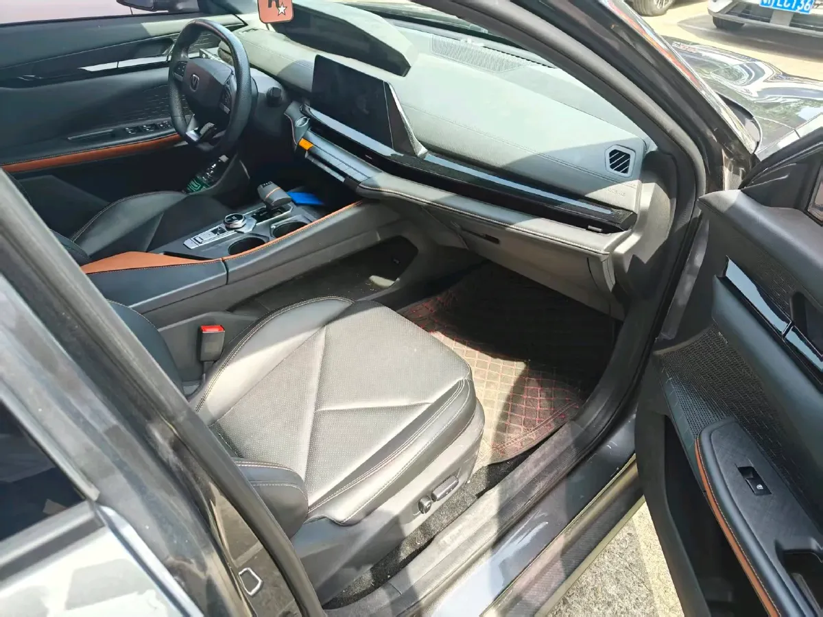 2023 ChangAn UNI-V iDD 1.5T 170HP L4 6TCT PHEV 18.4KWH,autocango,china used car exporter,china ev exporter,chinese used car exporter,chinese used ev exporter