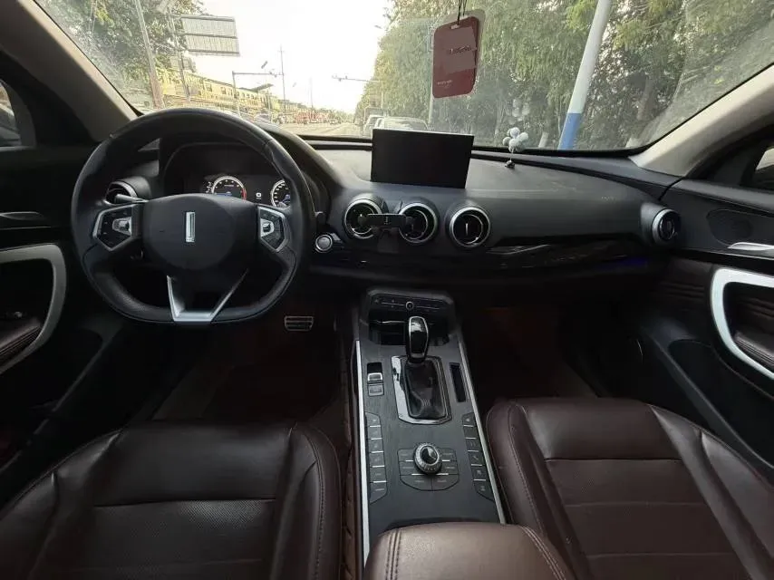 2017 WEY VV7 2.0T 234HP L4 7DCT,autocango,china used car exporter,china ev exporter,chinese used car exporter,chinese used ev exporter