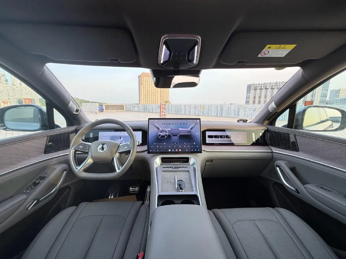 2026 Denza DenzaN9 2.0T 207HP L4 E-CVT PHEV,autocango,china used car exporter,china ev exporter,chinese used car exporter,chinese used ev exporter