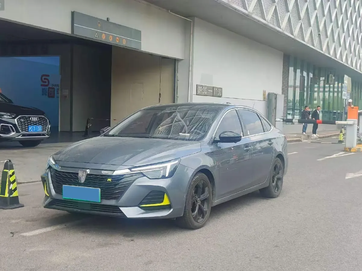 2020 Roewe i6 MAX 1.5T 169HP L4 AMT PHEV,autocango,china used car exporter,china ev exporter,chinese used car exporter,chinese used ev exporter