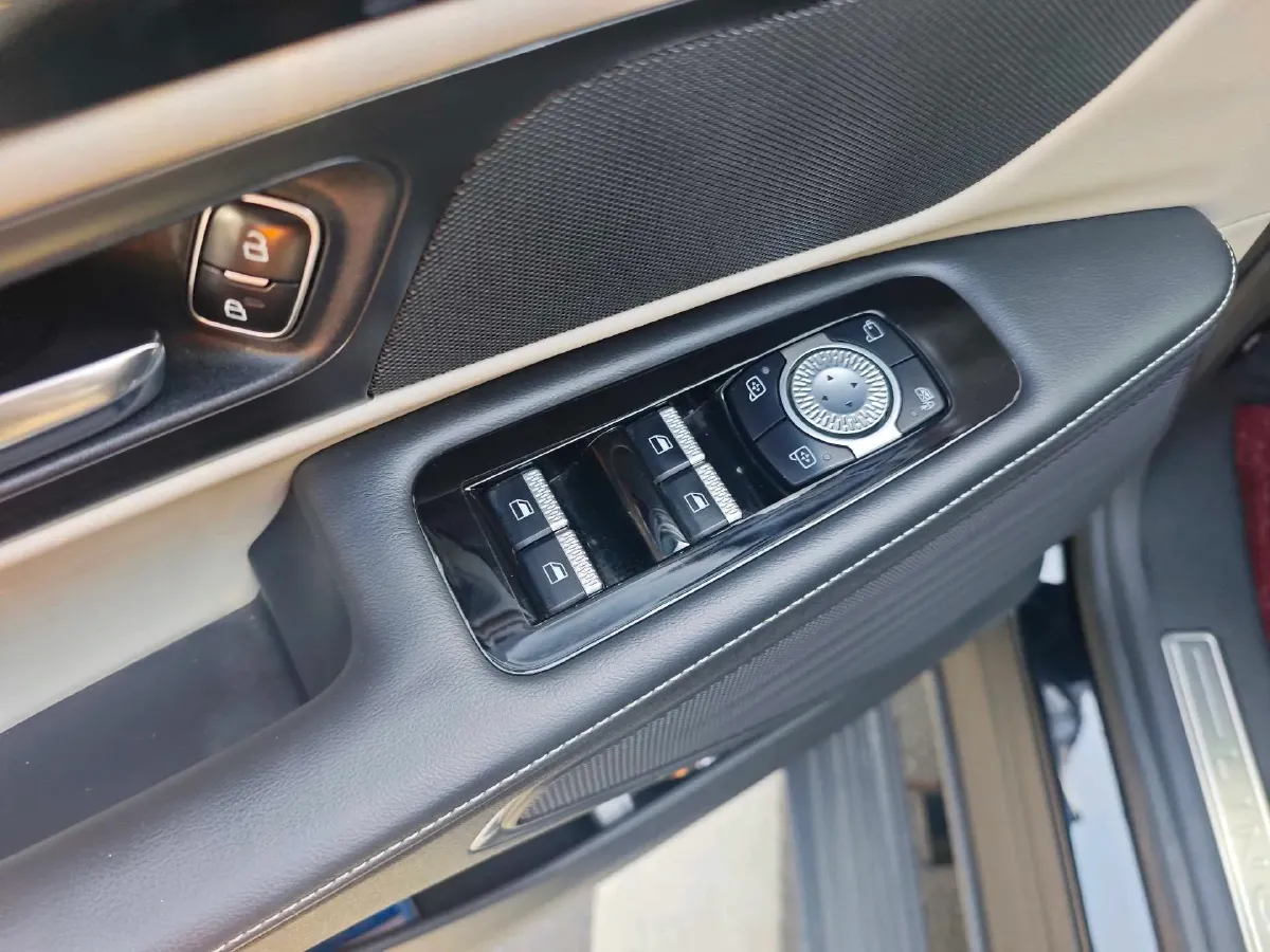 2023 Lincoln Nautilus 2.0T 261HP L4 8AT,autocango,china used car exporter,china ev exporter,chinese used car exporter,chinese used ev exporter