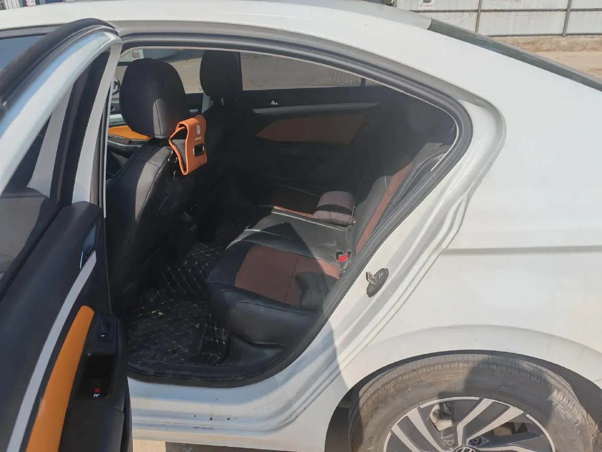 2025 Volkswagen Bora 1.2T 116HP L4 7DCT,autocango,china used car exporter,china ev exporter,chinese used car exporter,chinese used ev exporter