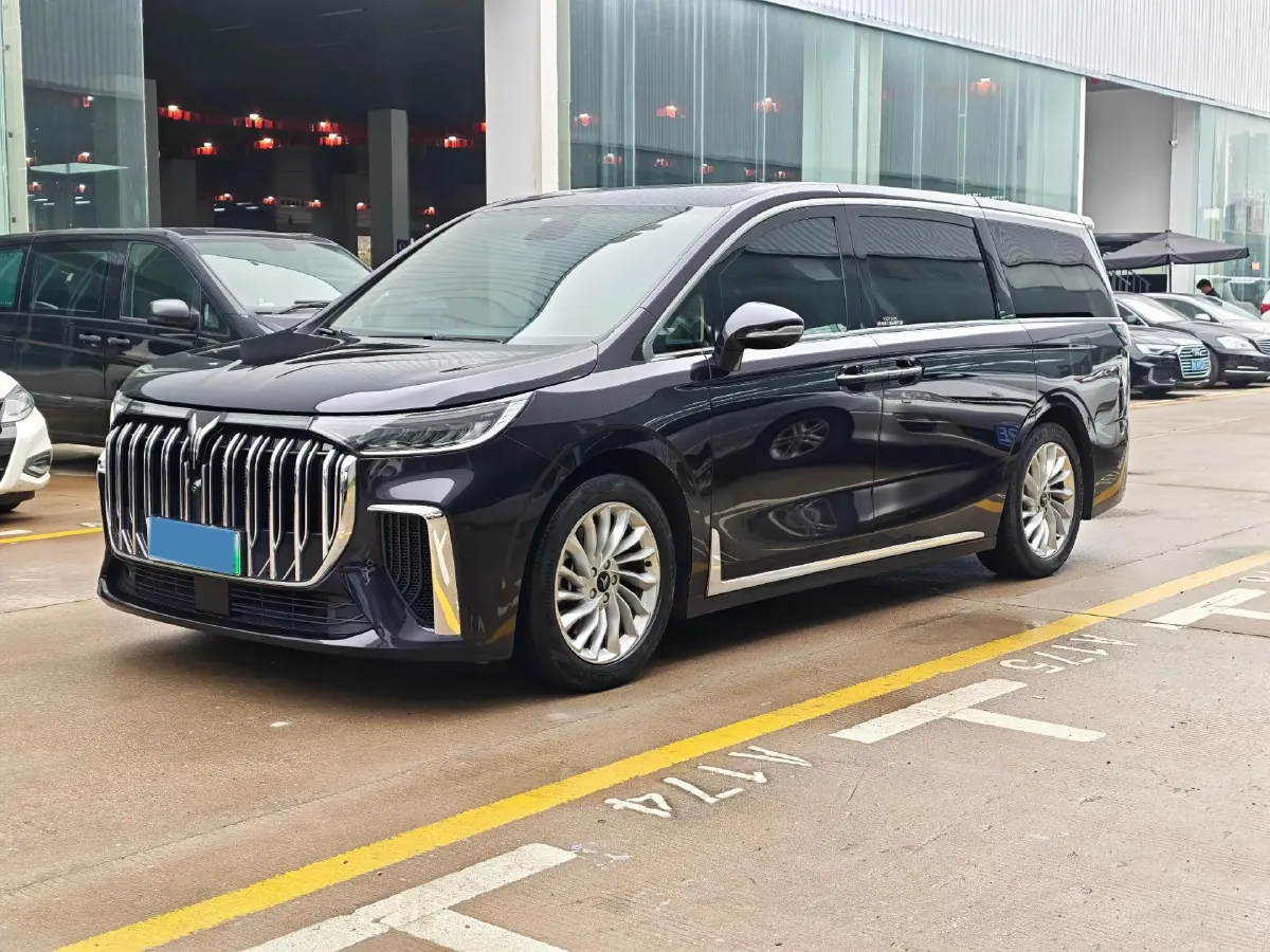 2025 Voyah Dream 1.5T 150HP L4 PHEV 41.7KWH,autocango,china used car exporter,china ev exporter,chinese used car exporter,chinese used ev exporter