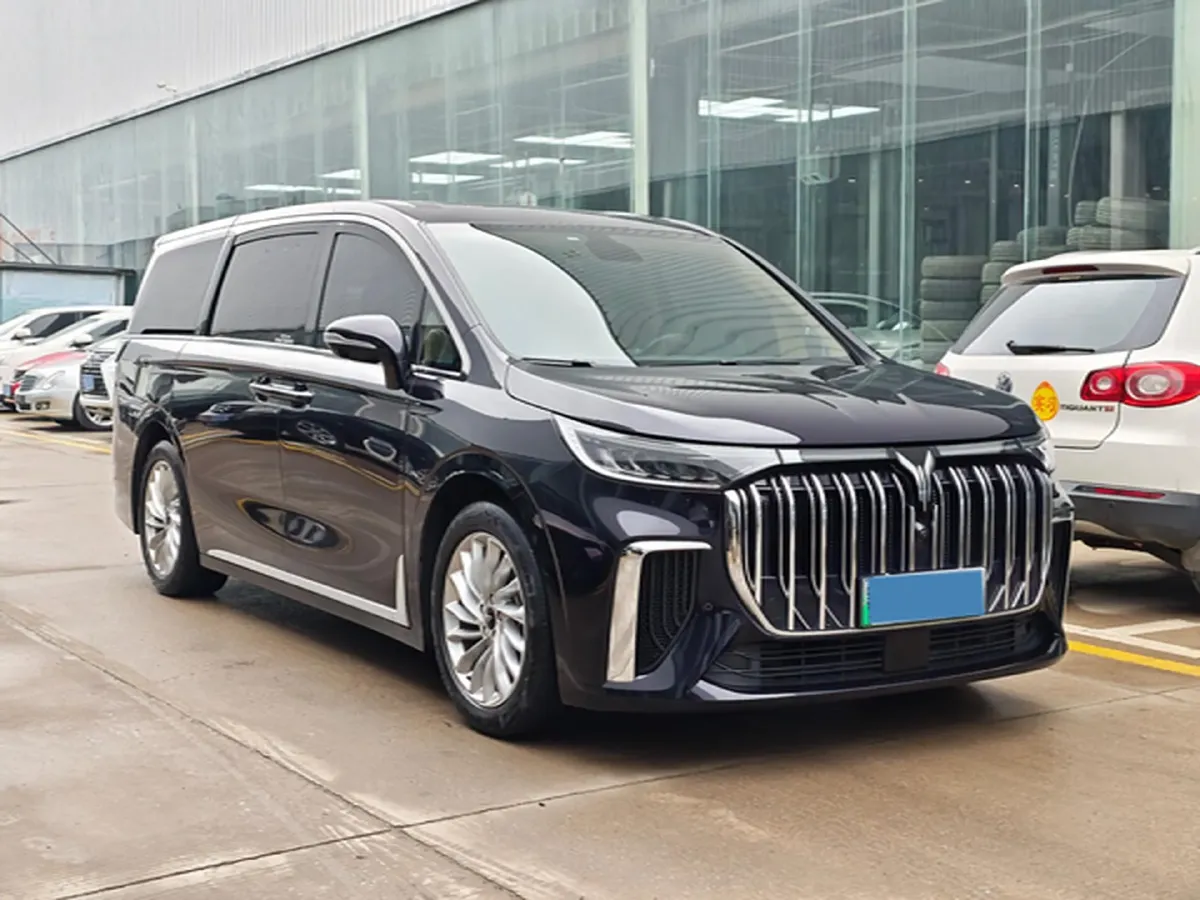 2025 Voyah Dream 1.5T 150HP L4 PHEV 41.7KWH,autocango,china used car exporter,china ev exporter,chinese used car exporter,chinese used ev exporter