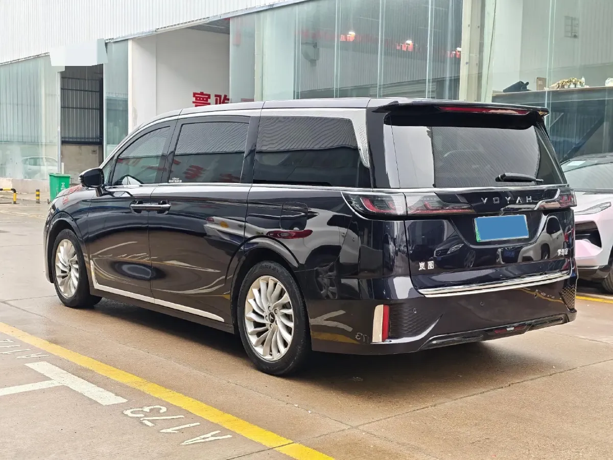 2025 Voyah Dream 1.5T 150HP L4 PHEV 41.7KWH,autocango,china used car exporter,china ev exporter,chinese used car exporter,chinese used ev exporter