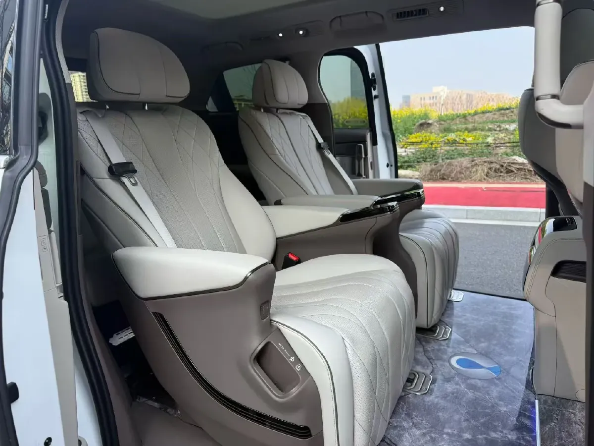 2022 BMW X2 2.0T 192HP L4 8AT,autocango,china used car exporter,china ev exporter,chinese used car exporter,chinese used ev exporter