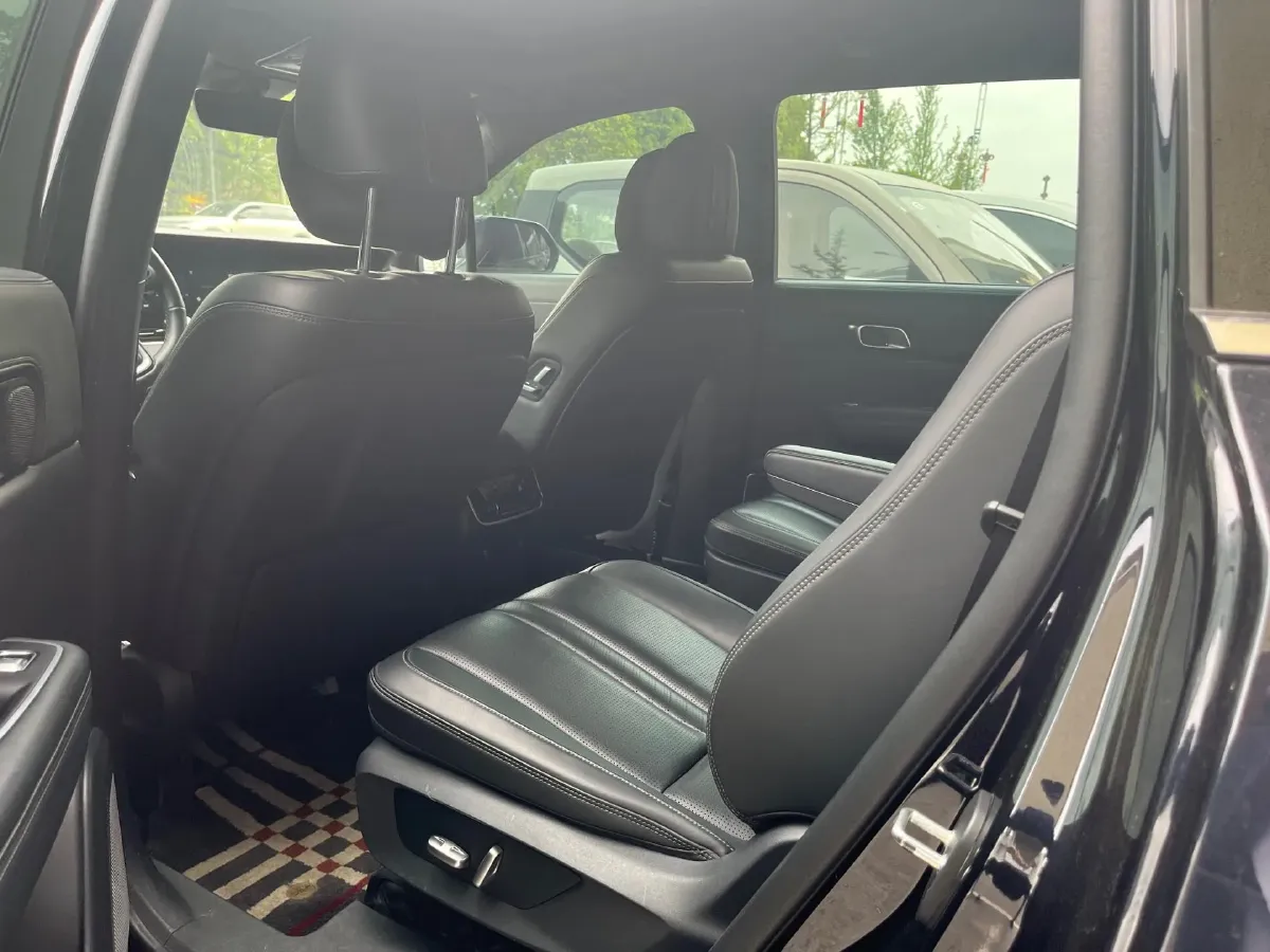 2020 Li ONE Range Extended 131HP REEV 40.5KWH,autocango,china used car exporter,china ev exporter,chinese used car exporter,chinese used ev exporter