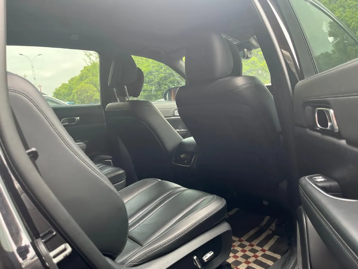 2020 Li ONE Range Extended 131HP REEV 40.5KWH,autocango,china used car exporter,china ev exporter,chinese used car exporter,chinese used ev exporter