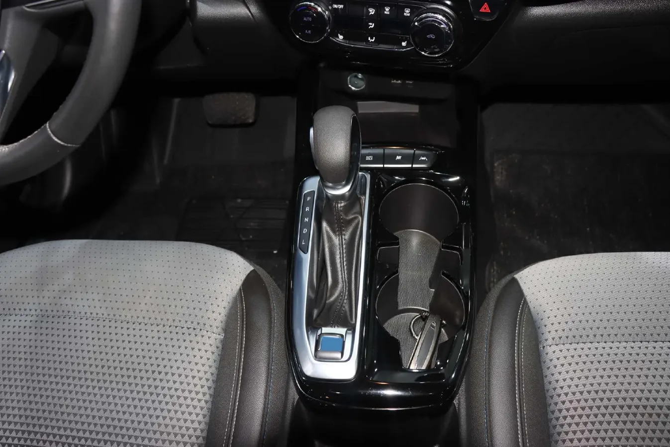 2022 Chevrolet Seeker 1.5T 184HP L4 CVT,autocango,china used car exporter,china ev exporter,chinese used car exporter,chinese used ev exporter