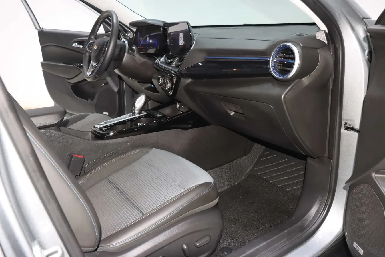 2022 Chevrolet Seeker 1.5T 184HP L4 CVT,autocango,china used car exporter,china ev exporter,chinese used car exporter,chinese used ev exporter