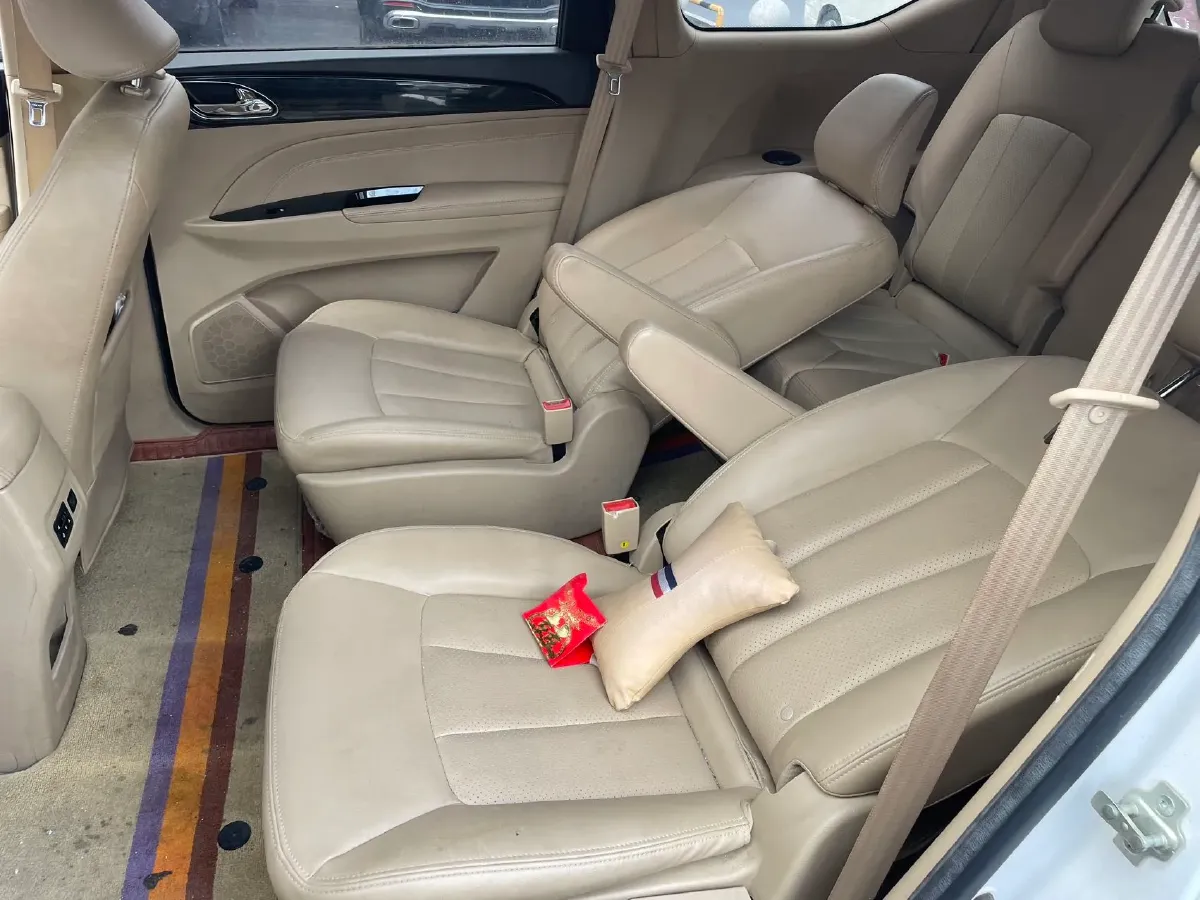 2016 BaoJun 730 1.5L 112HP L4 5MT,autocango,china used car exporter,china ev exporter,chinese used car exporter,chinese used ev exporter