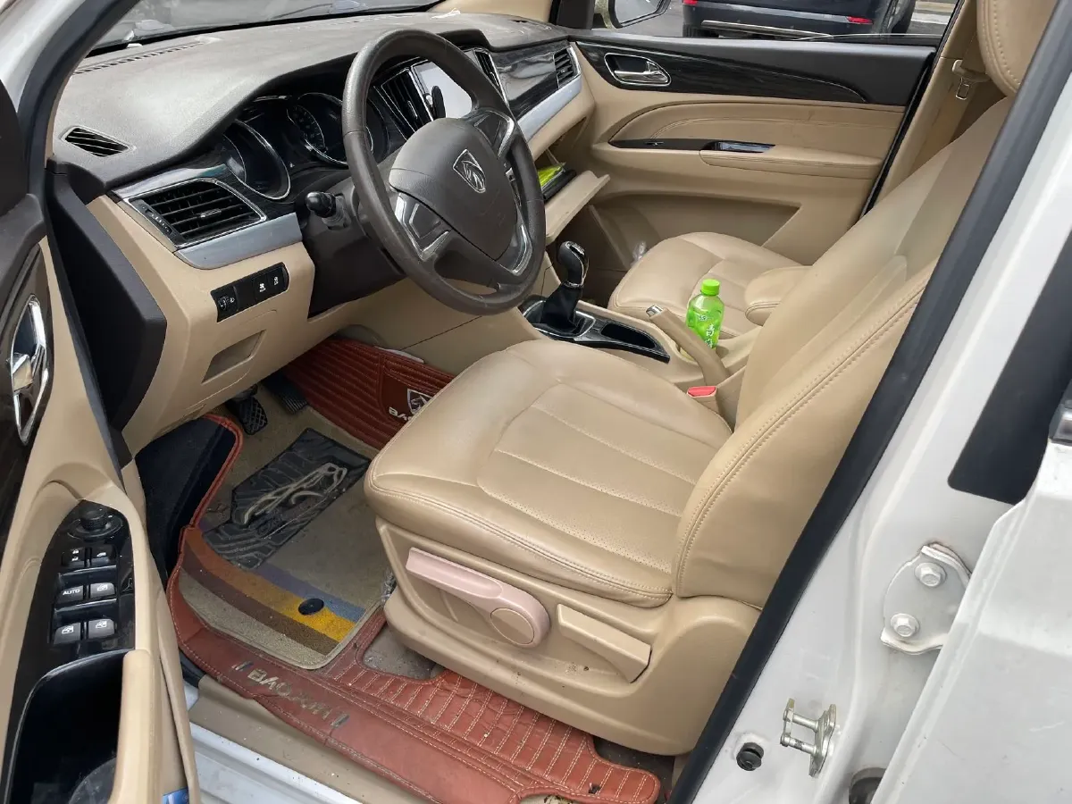 2016 BaoJun 730 1.5L 112HP L4 5MT,autocango,china used car exporter,china ev exporter,chinese used car exporter,chinese used ev exporter