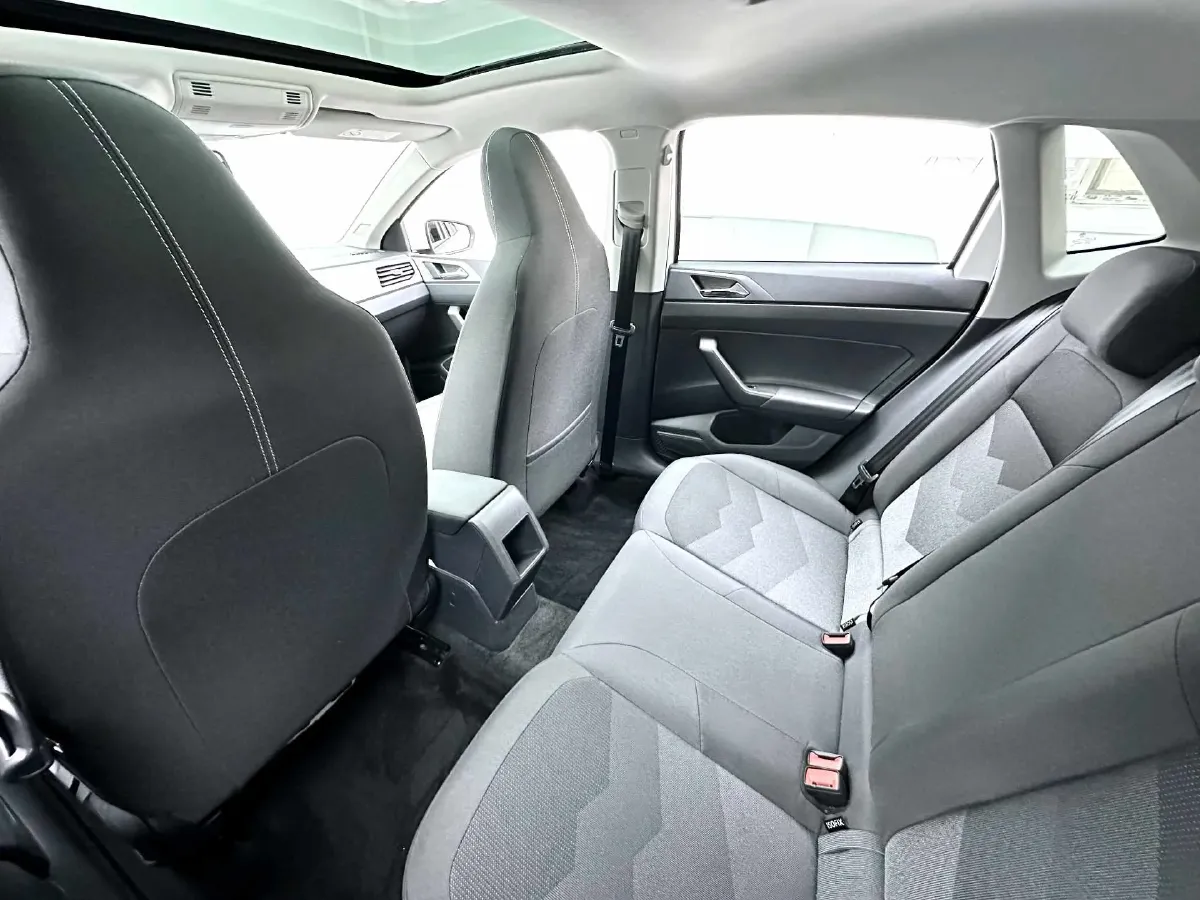 2021 Bestune T55 1.5T 169HP L4 7DCT,autocango,china used car exporter,china ev exporter,chinese used car exporter,chinese used ev exporter