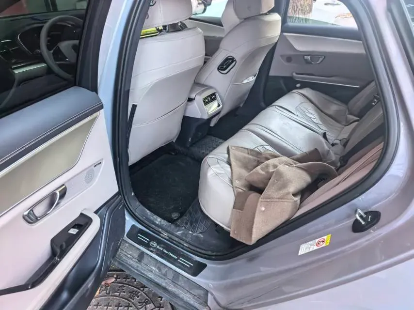 2025 BYD Han BEV 72KWH,autocango,china used car exporter,china ev exporter,chinese used car exporter,chinese used ev exporter