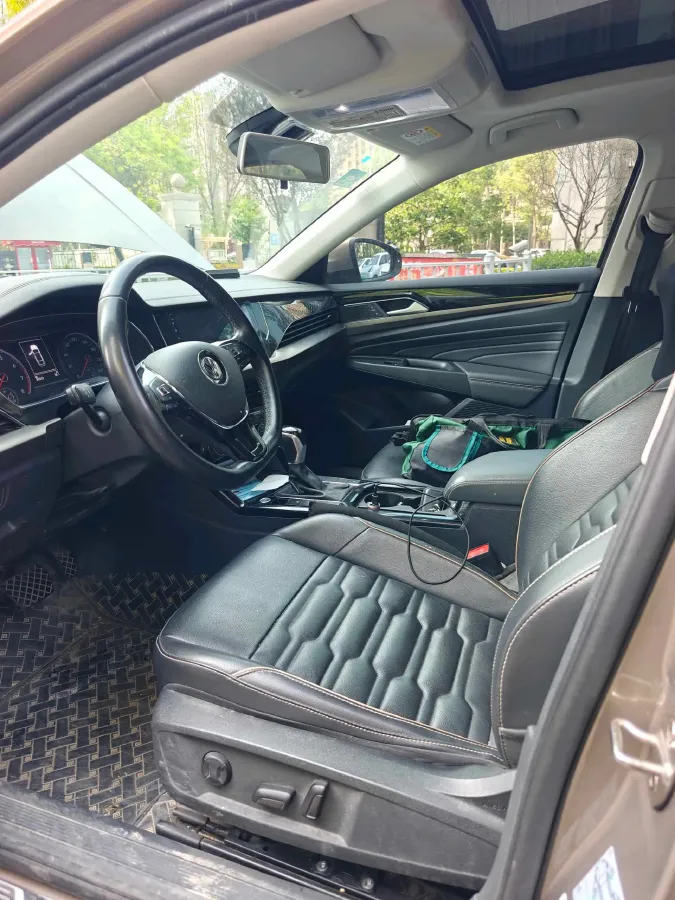 2019 Skoda Kodiak 2.0T 186HP L4 7DCT,autocango,china used car exporter,china ev exporter,chinese used car exporter,chinese used ev exporter