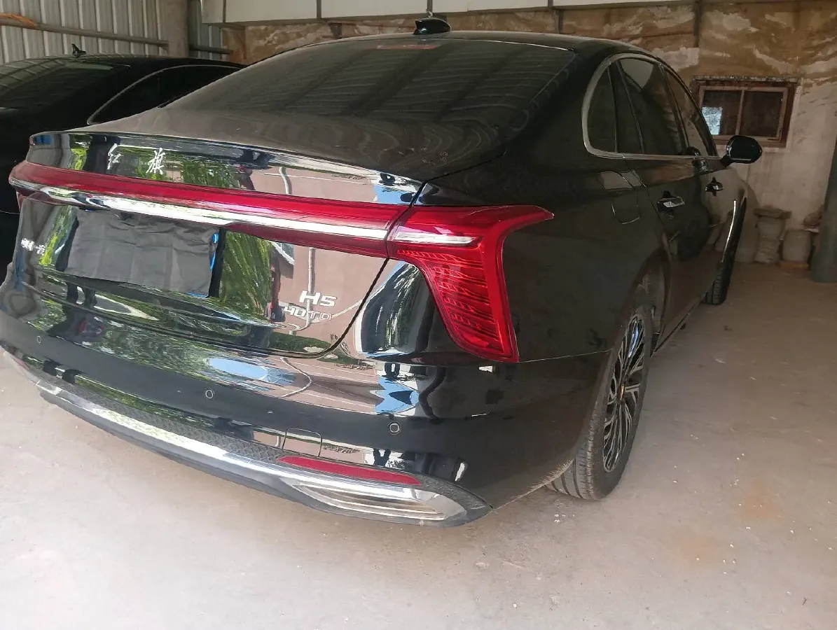 2024 HongQi H5 2.0T 224HP L4 8AT,autocango,china used car exporter,china ev exporter,chinese used car exporter,chinese used ev exporter
