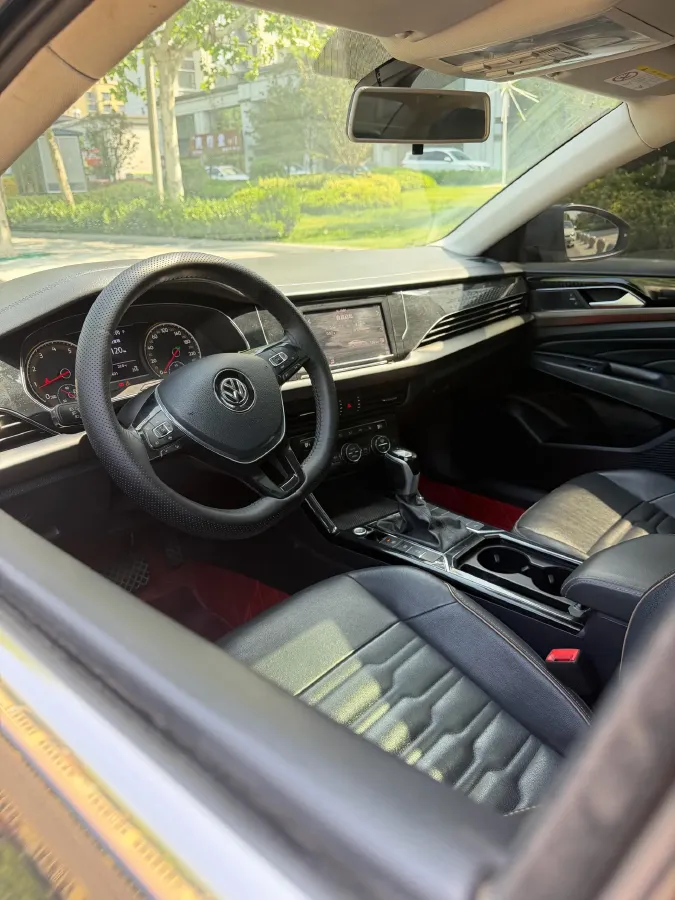 2019 Skoda Kodiak 2.0T 186HP L4 7DCT,autocango,china used car exporter,china ev exporter,chinese used car exporter,chinese used ev exporter