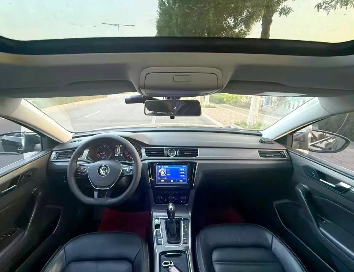 2017 Volkswagen Passat 1.8T 180HP L4 7DCT,autocango,china used car exporter,china ev exporter,chinese used car exporter,chinese used ev exporter