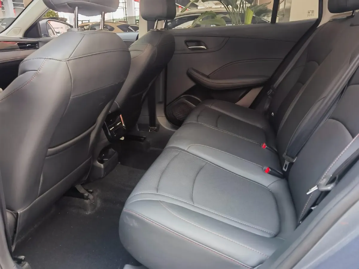 2023 Roewe i5 1.5L 129HP L4 CVT,autocango,china used car exporter,china ev exporter,chinese used car exporter,chinese used ev exporter