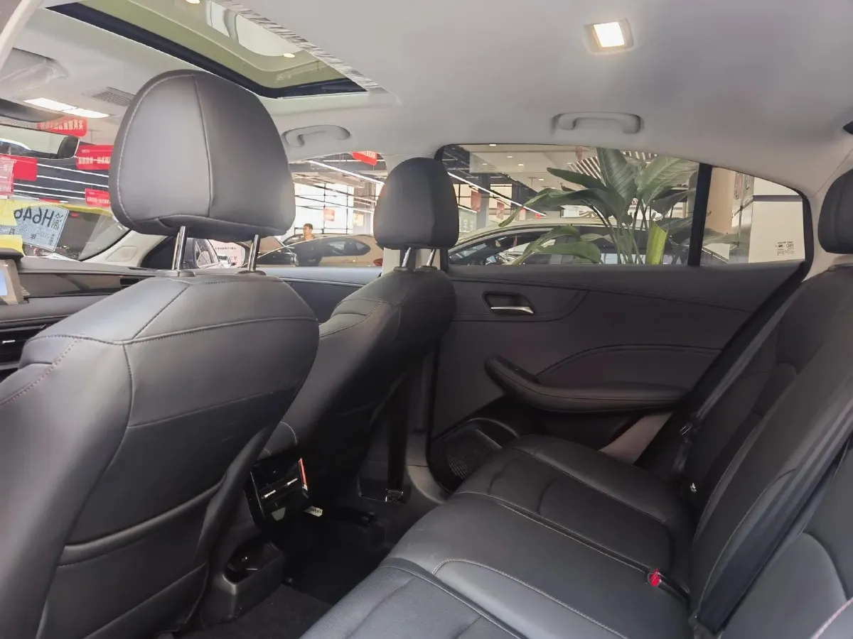 2023 Roewe i5 1.5L 129HP L4 CVT,autocango,china used car exporter,china ev exporter,chinese used car exporter,chinese used ev exporter