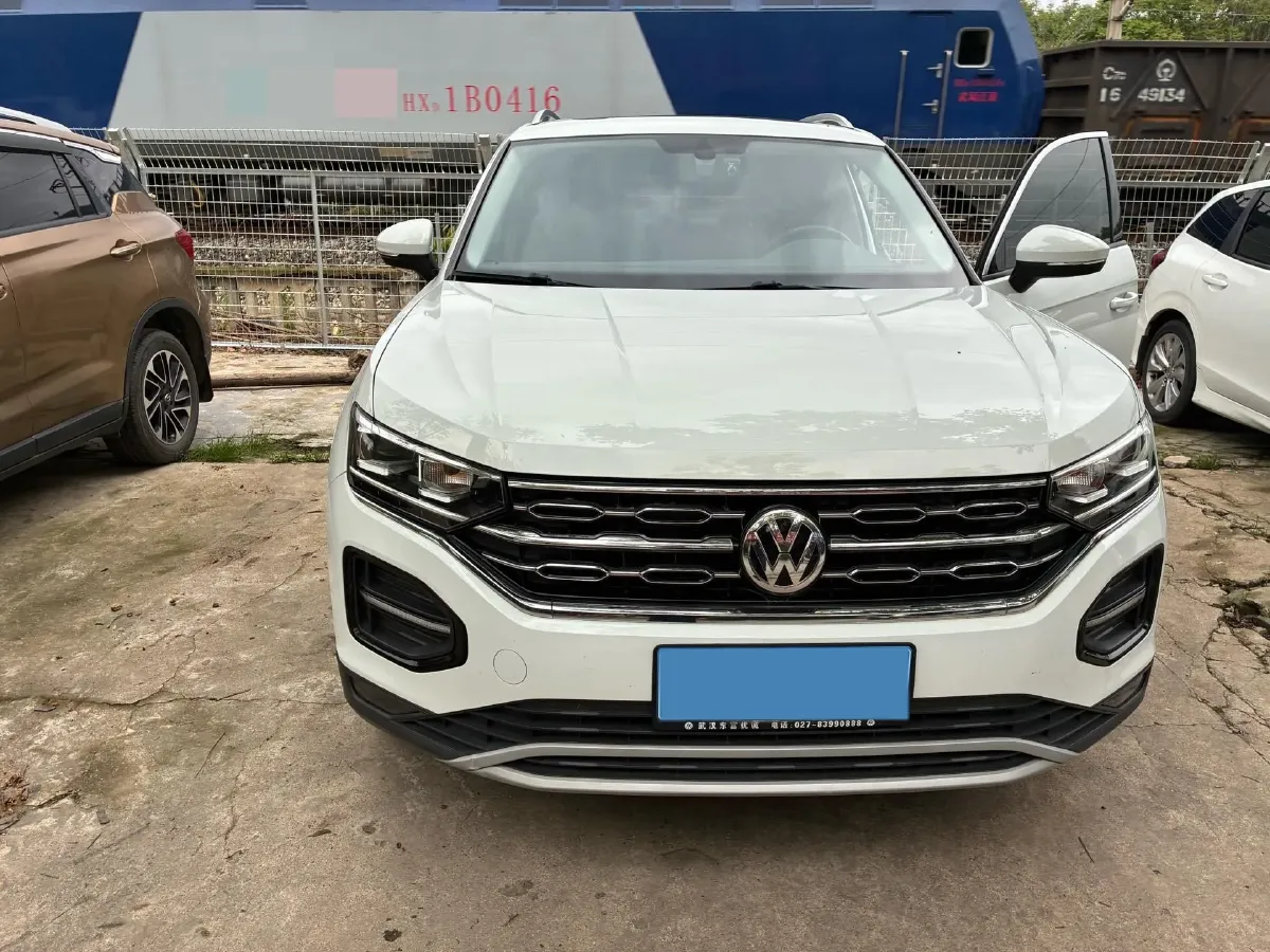 2019 Jeep Cherokee 2.0T 234HP L4 9AT,autocango,china used car exporter,china ev exporter,chinese used car exporter,chinese used ev exporter