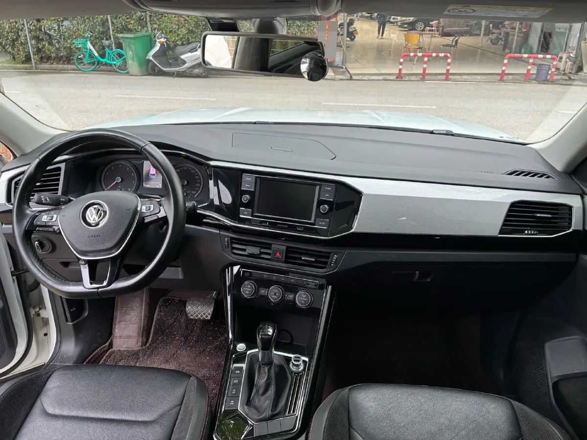 2019 Jeep Cherokee 2.0T 234HP L4 9AT,autocango,china used car exporter,china ev exporter,chinese used car exporter,chinese used ev exporter